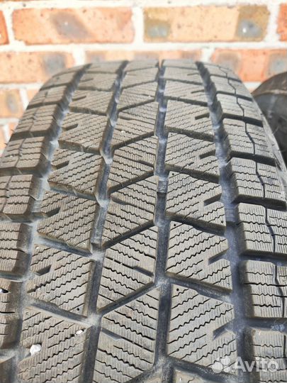 Sailun Ice Blazer Arctic SUV 215/60 R17