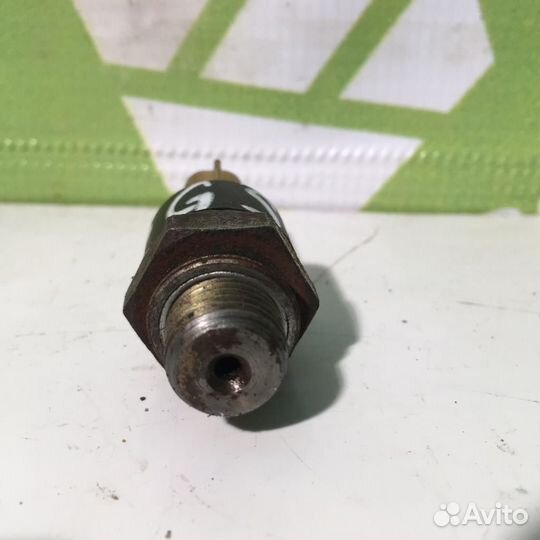 Датчик давления масла Рено Сценик 2