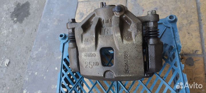 Передний тормозной суппорт правый на Элантра мд