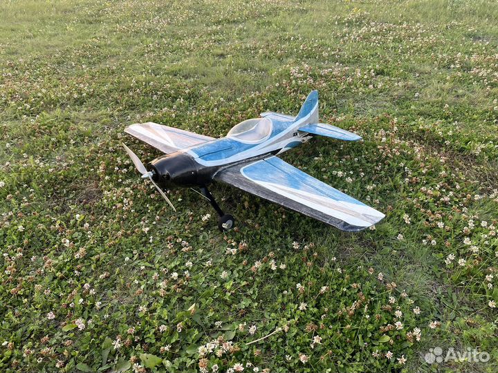 Радиоуправляемый самолет Sbach-300