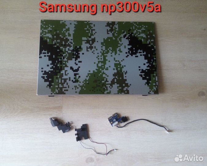 12 ноутбуков в разборе (+петли+шлейфы)