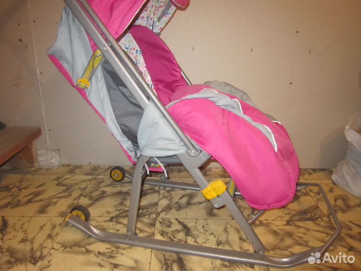 Детские санки на колесиках