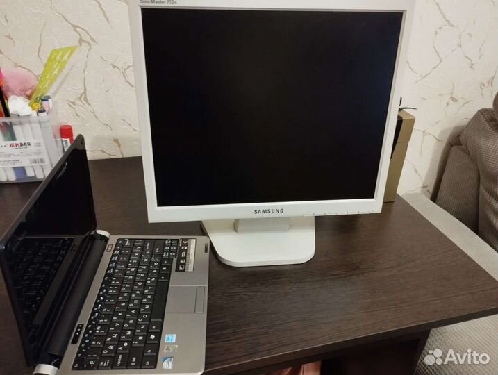 Монитор Samsung