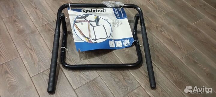 Держатель для велосипедов Cyclotech (на стену)