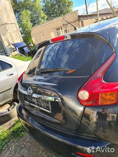 Крышка багажника Nissan Juke 2011