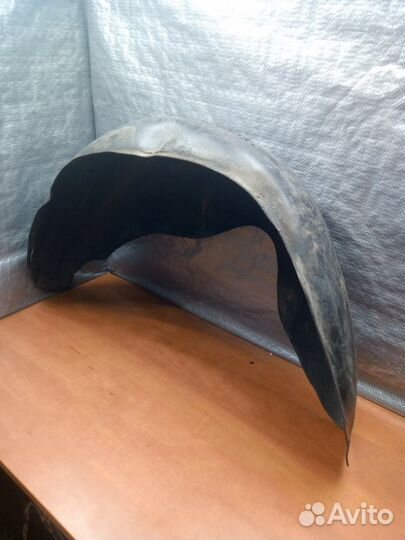 Подкрылок (локер) задний левый Mercedes-Benz