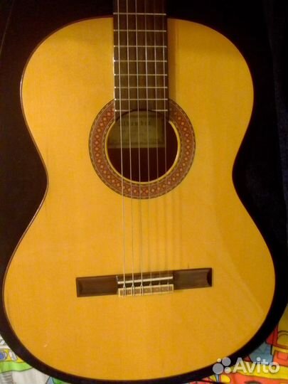 Продаю классическую гитару Alhambra Iberia A