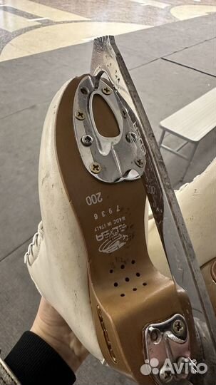 Коньки фигурные Edea