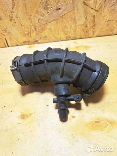 Патрубок воздушного фильтра Volvo XC90 2002