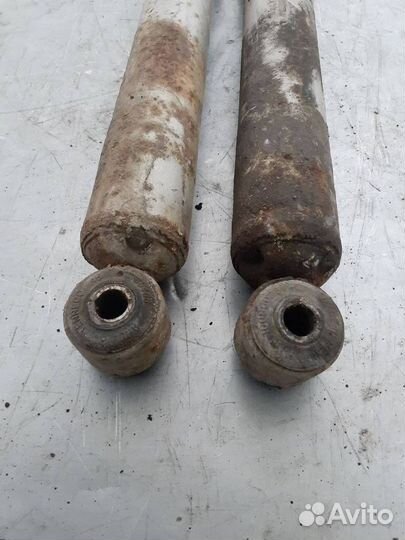 Амортизатор задний Jeep Grand Cherokee WK 2006