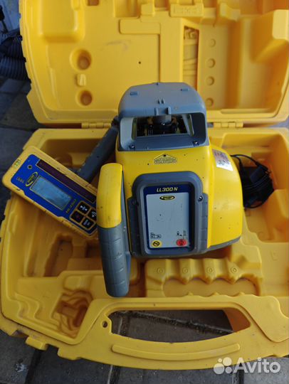 Лазерный нивелир Spectra Precision LL300N