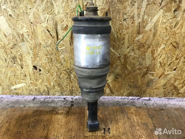 Пневмоамортизатор подвески задний левый Land Rover