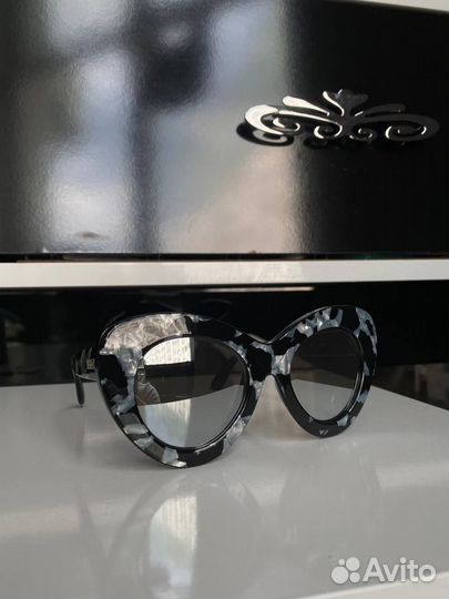 Очки солнцезащитные