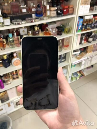 iPhone 12, 64 ГБ