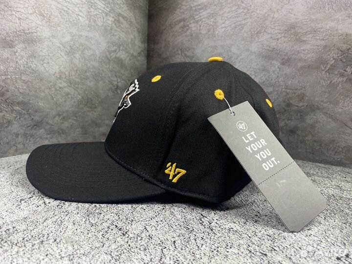 Бейсболка NHL Питтсбург с желтыми люверсами