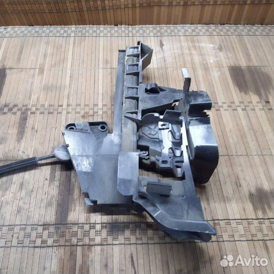 Замок боковой двери задний правый Ford Focus 2