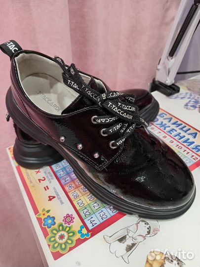 Продам туфли для девочки