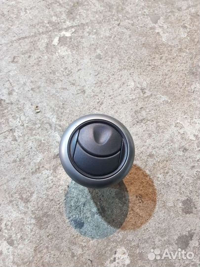 Дефлектор воздуховода Nissan note E11