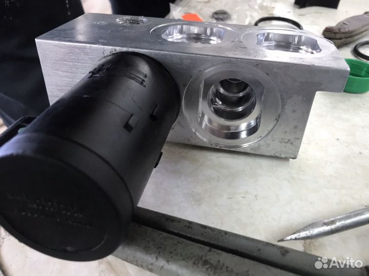 Блок клапанов на Мерседес s500L w220