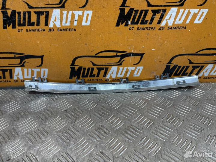 Хром решетки радиатора передний левый Volkswagen