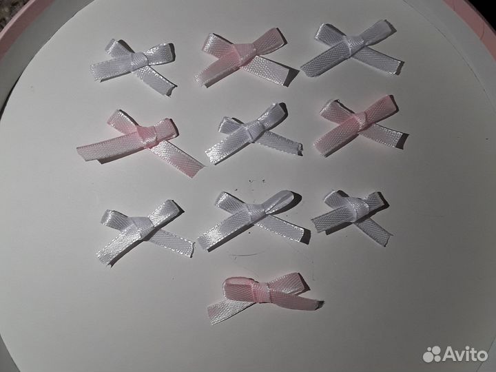 Самодельные бантики(розовый,белый цвет)
