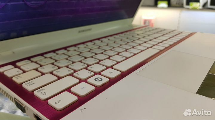 Ноутбук Samsung NP300V5A Core i3/ 4 Gb