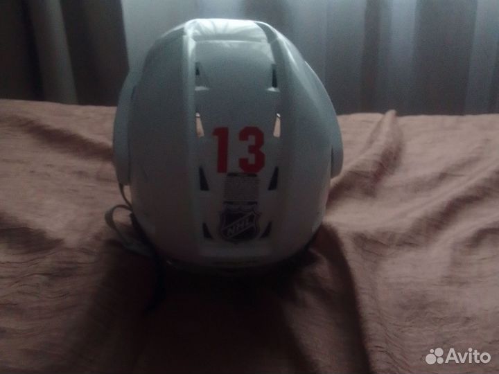 Хоккейный шлем