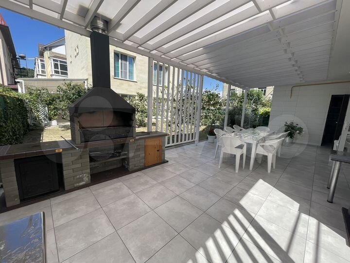 Дом 200 м² на участке 6 сот.