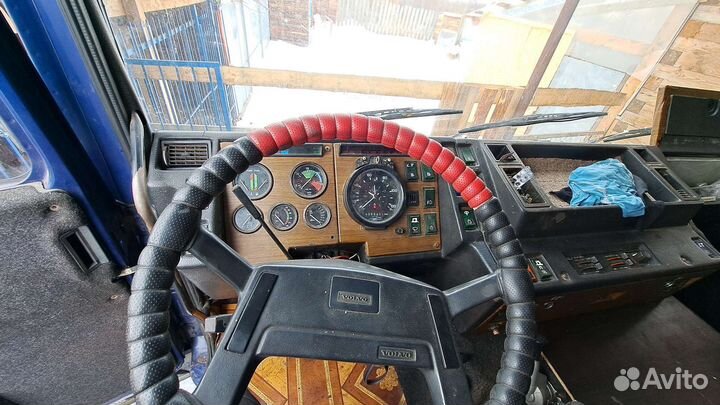 Volvo F10, 1989