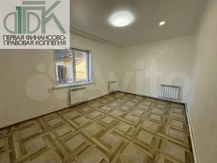 3-к. квартира, 48 м², 1/1 эт.