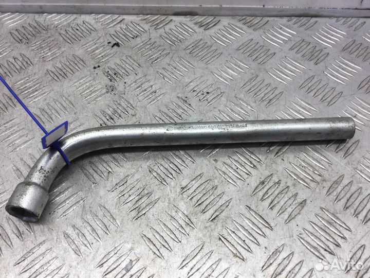 Ключ колесный (балонный) Audi A6 Ake