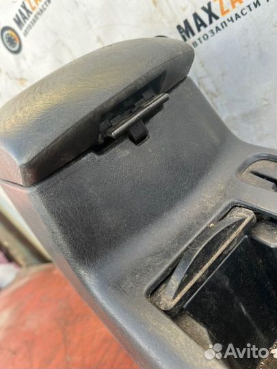 Подлокотник Chery Tiggo (T11) 2.0 4WD 2010