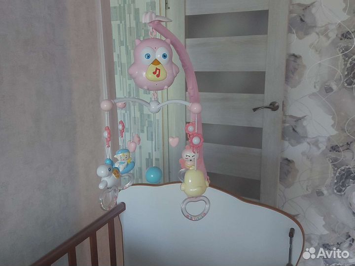 Музыкальный мобиль на кроватку