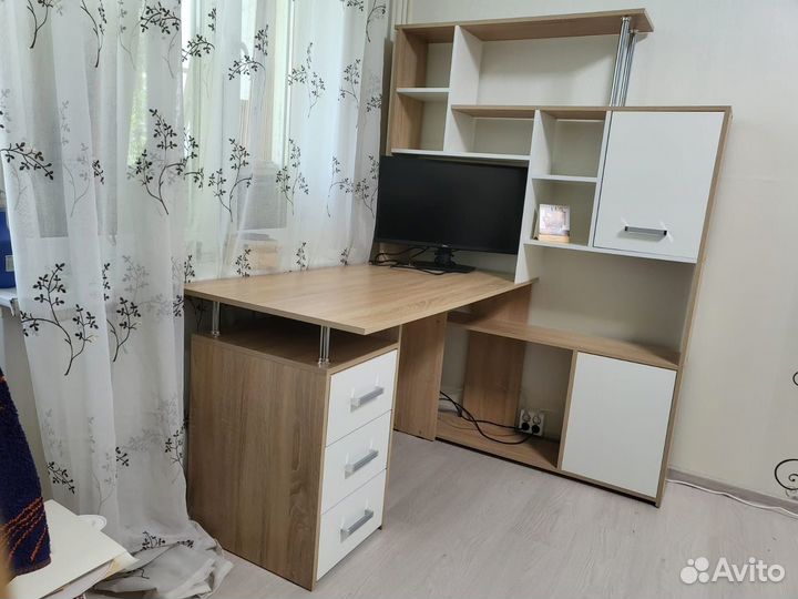 Компьютерный стол / Стол угловой