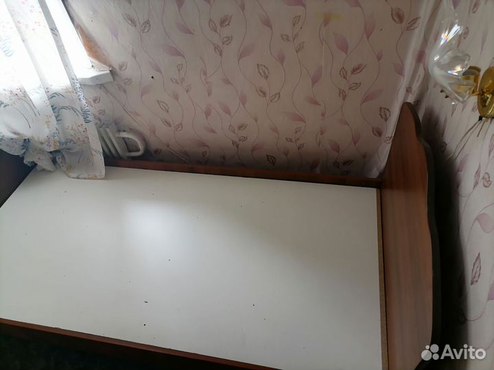 Кровать односпальная б/у