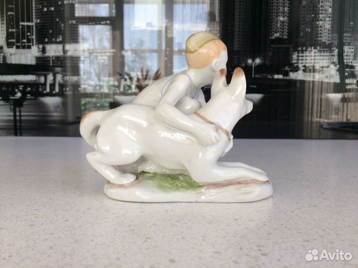 Фарфоровая статуэтка СССР Юный пограничник