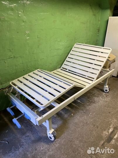 Медицинская кровать для лежачих больных