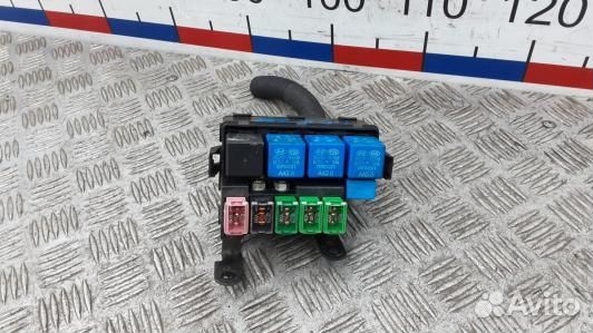 Блок предохранителей hyundai tucson JM (LEA28M102)