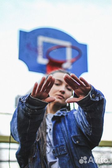 Контент-подружка /кежуал сьемка на улице/кафе