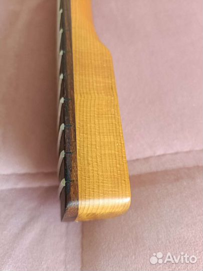 Гриф запечённый клен