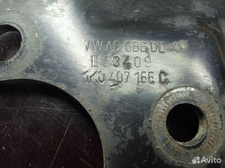 Рычаг подвески передний правый VAG 3801