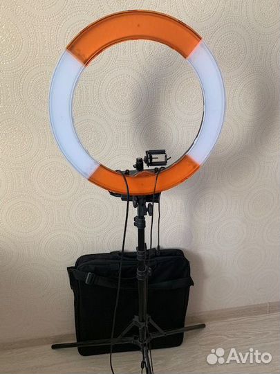Кольцевая лампа 45 см со штативом