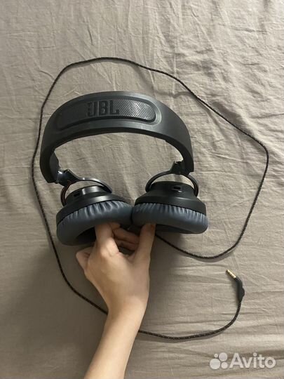 Игровые наушники с микрофоном jbl