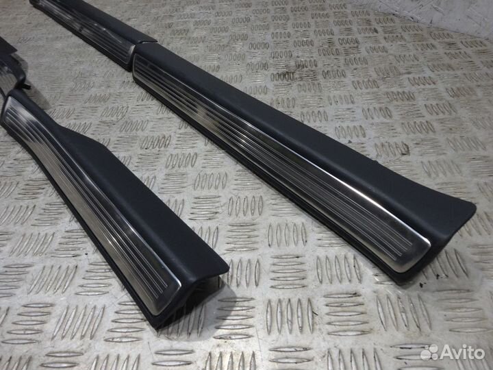 Накладки порогов Мерседес 222