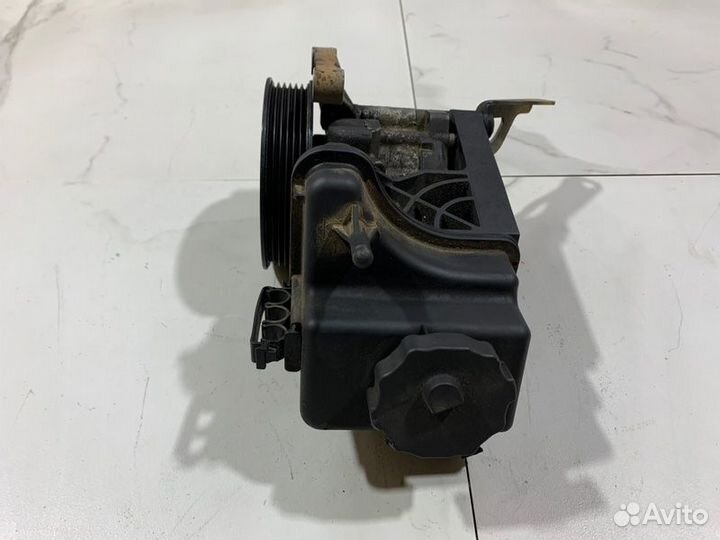 Насос гур Mercedes W212 OM651