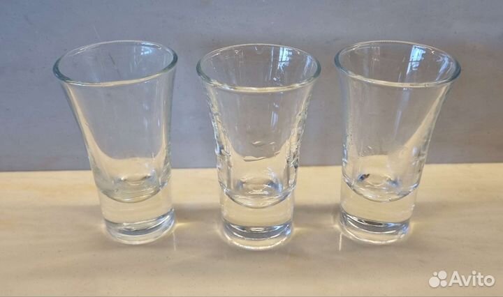 Набор бокалов и рюмок