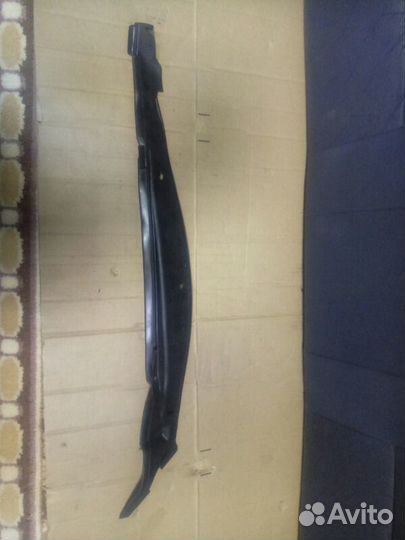 Пыльник крыла передний правый Lexus Ls