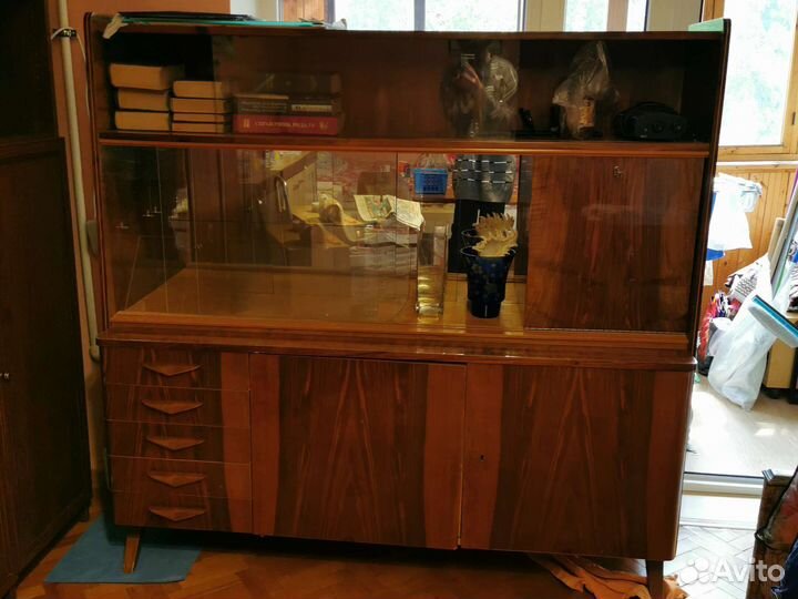 Шкаф сервант