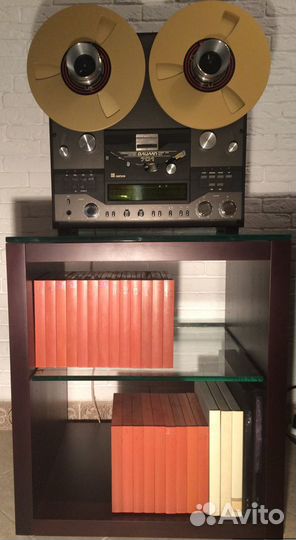 Тумба под радиоаппаратуру