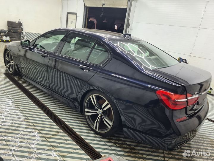 BMW 7 серия 4.4 AT, 2018, битый, 62 510 км